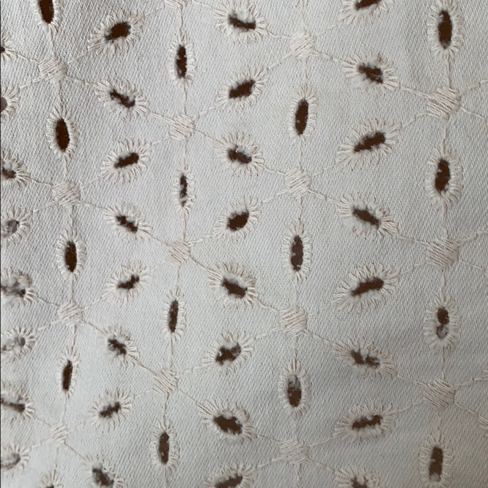 Eyelet short jacket - Picture 3 of 3